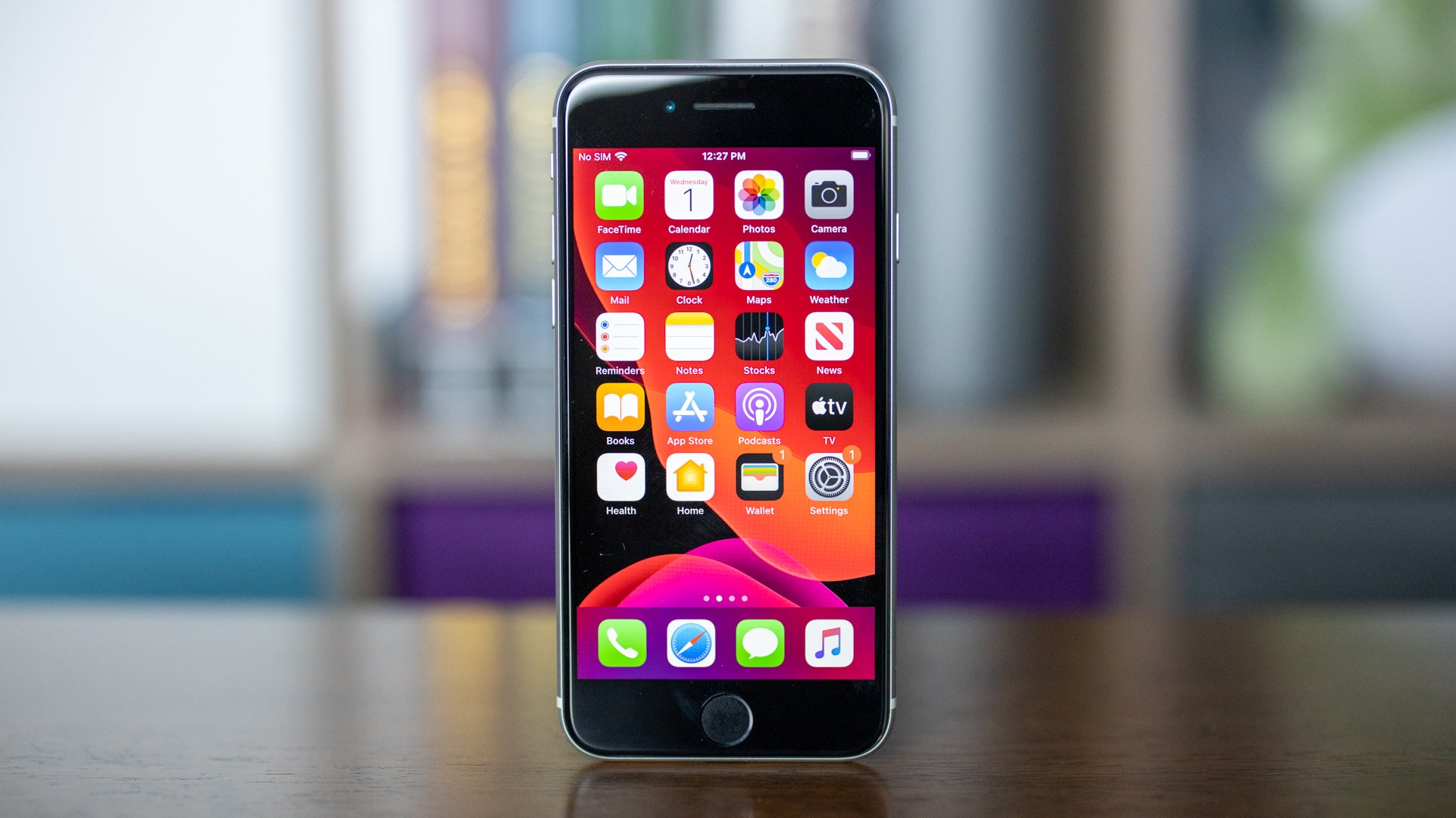 Có nên mua iPhone SE 2020 thời điểm này không?