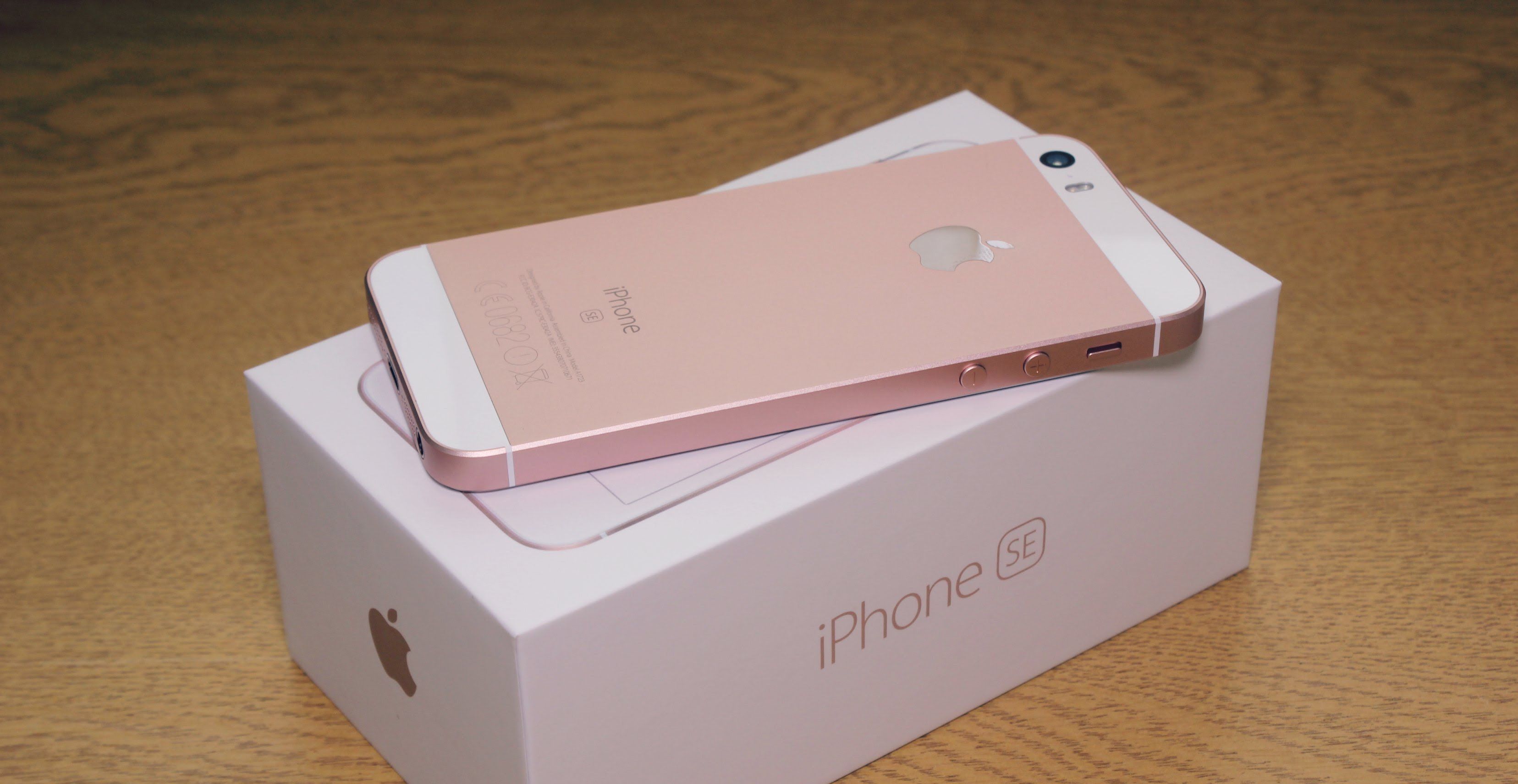 iPhone 5SE màu vàng hồng