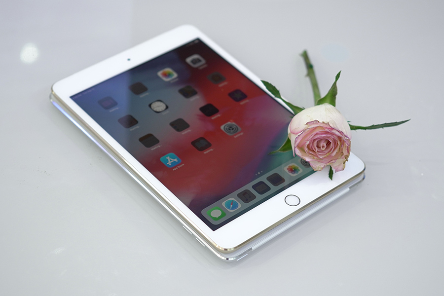 iPad 3 cạnh tranh trực tiếp với các tablet chạy hệ điều hành Androi